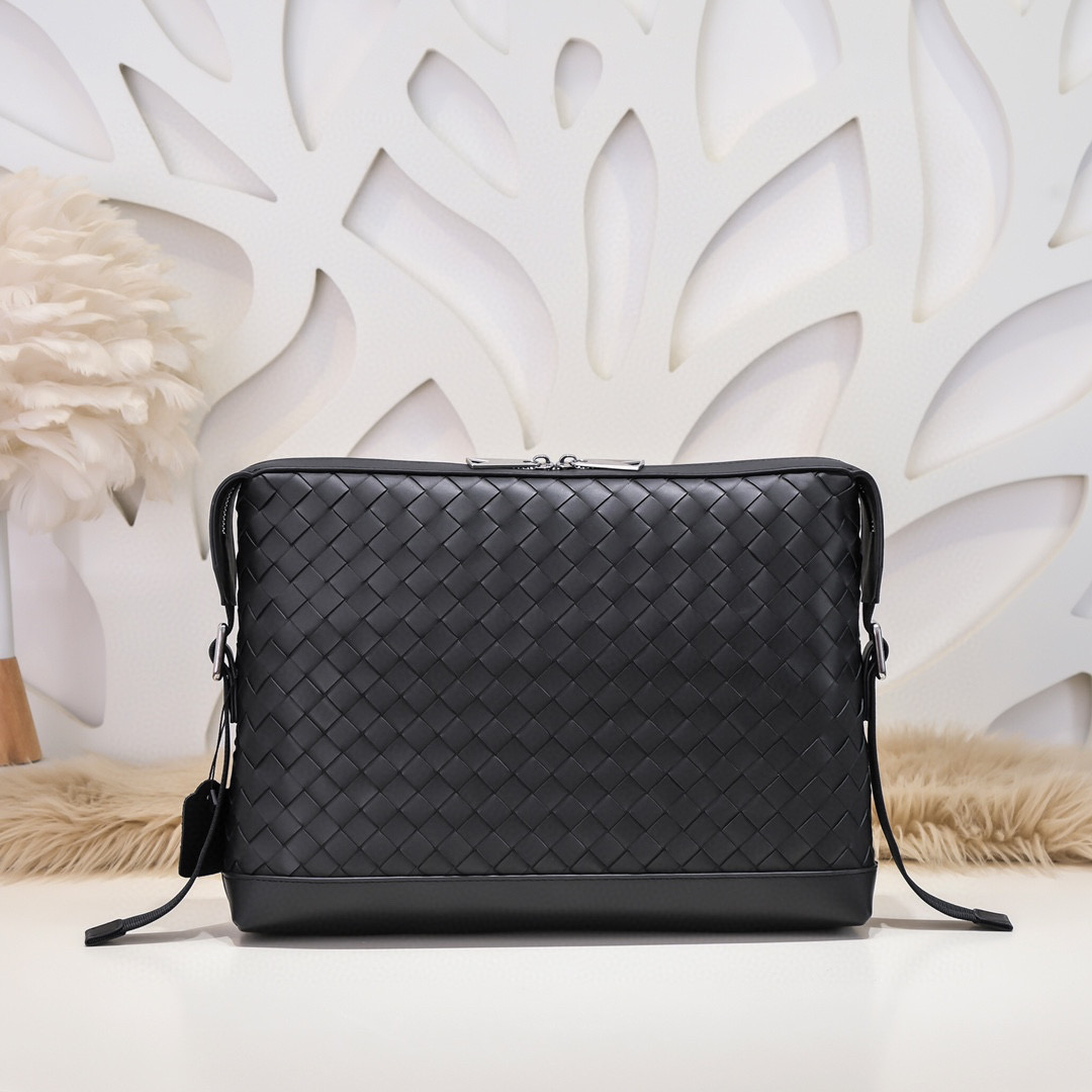 보테가베네타 남자  클러치백