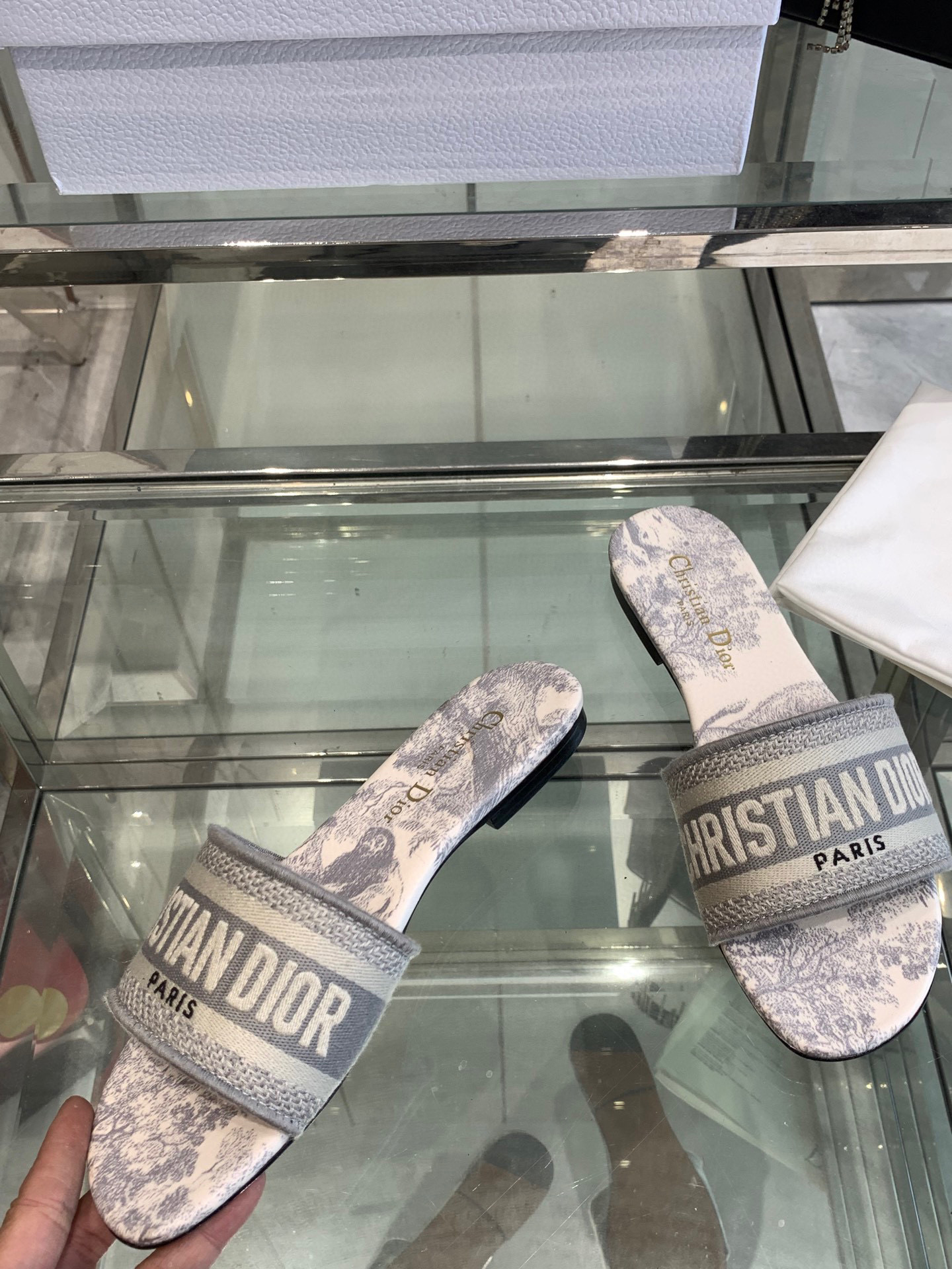디올 여자 슬리퍼