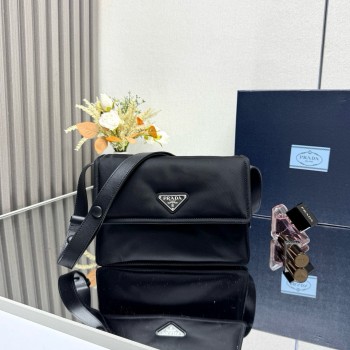 프라다 패디드 스몰 리나일론 숄더백 1BD313 남녀공용가방