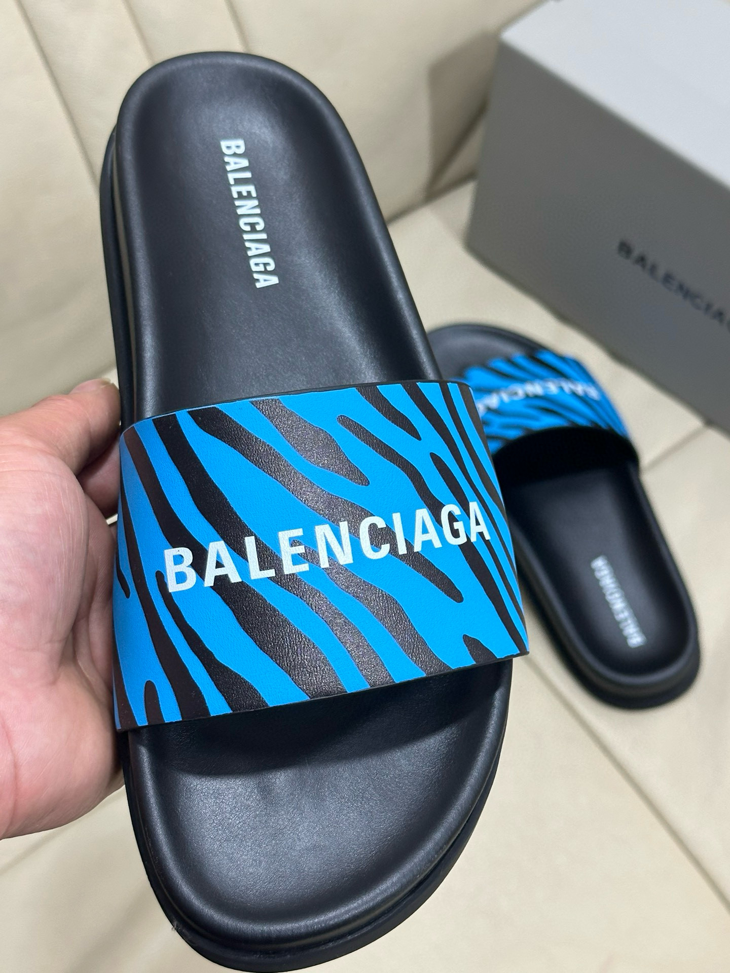 발렌시아가 남자 슬리퍼