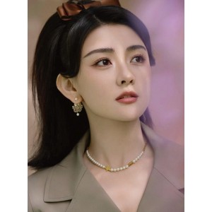디올 목걸이