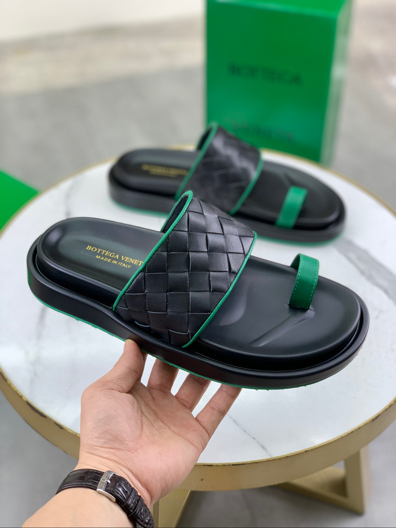 보테가베네타 남자 슬리퍼