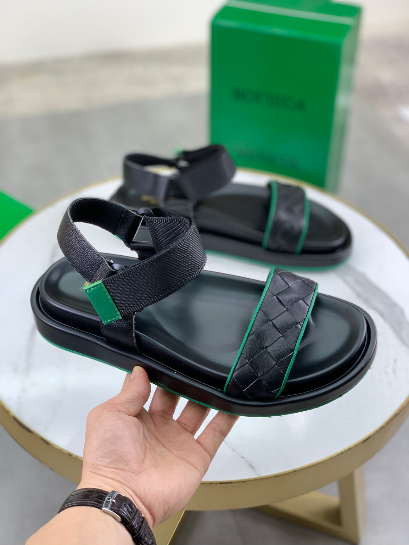 보테가베네타 남자 샌들