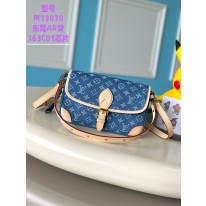 루이비통 M13070 여자가방