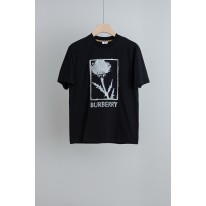 버버리 남자 반팔티