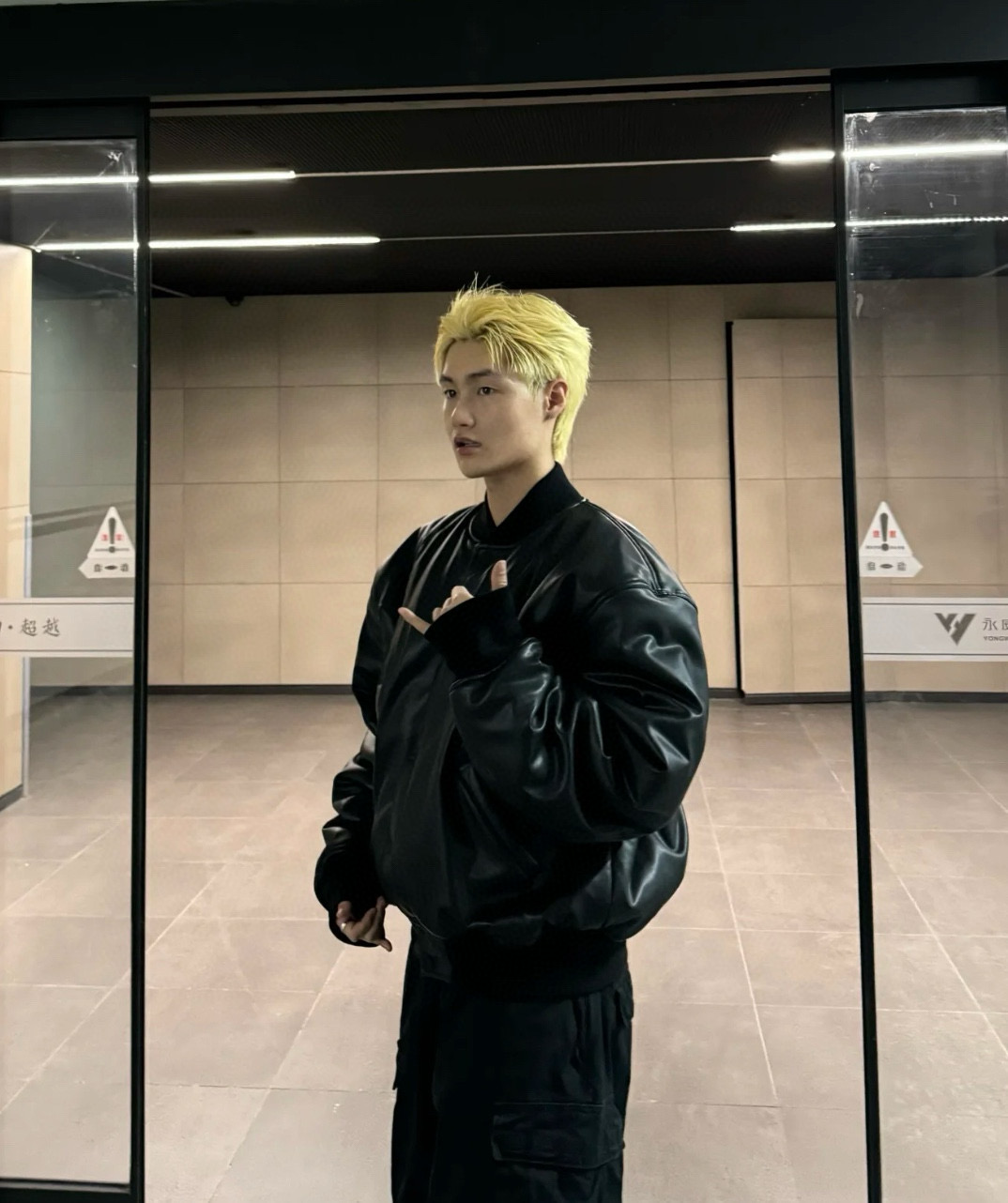 발렌시아가 송아지가죽 남녀공용 자켓