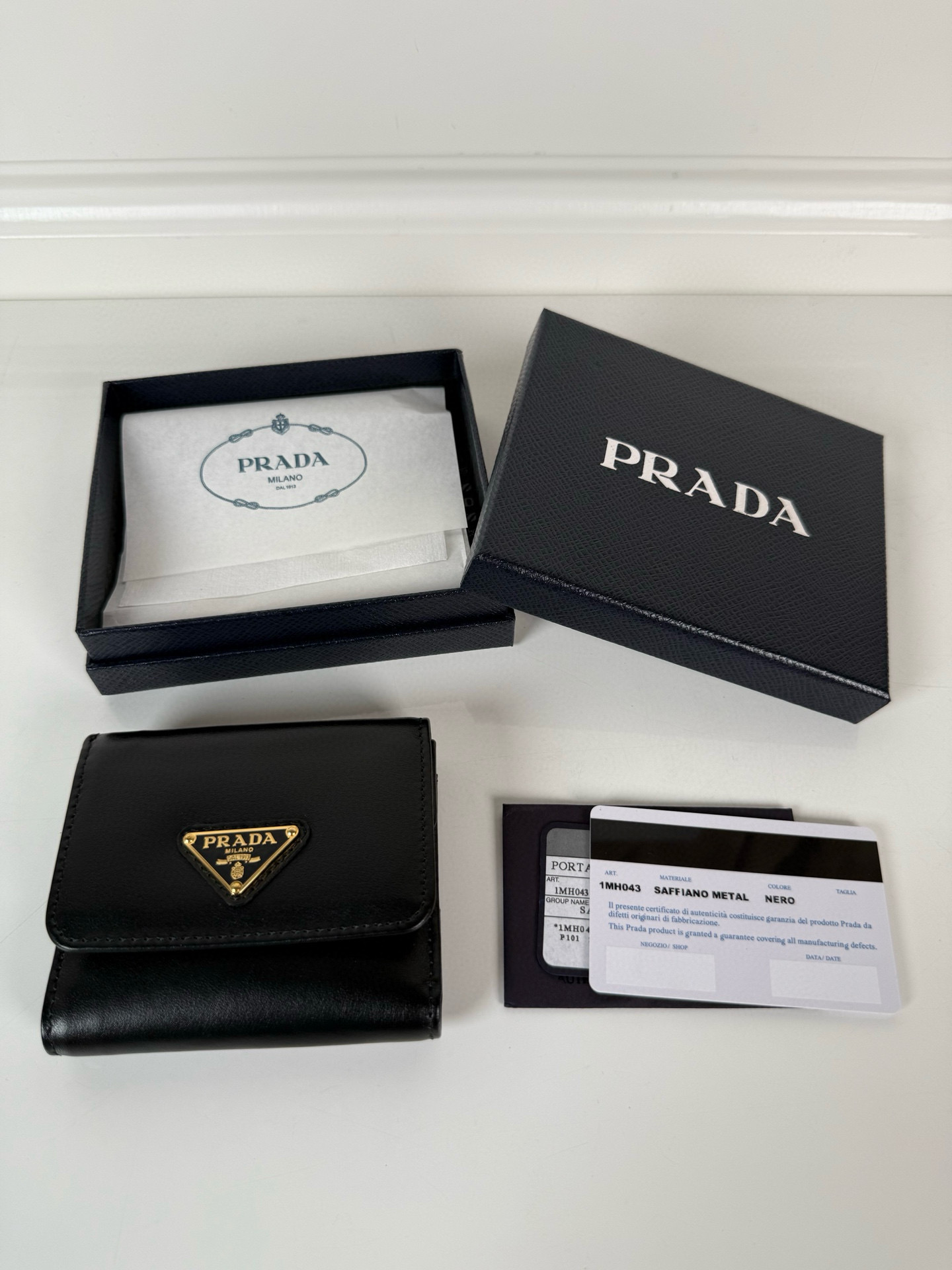 프라다 1MH043 여자 반지갑