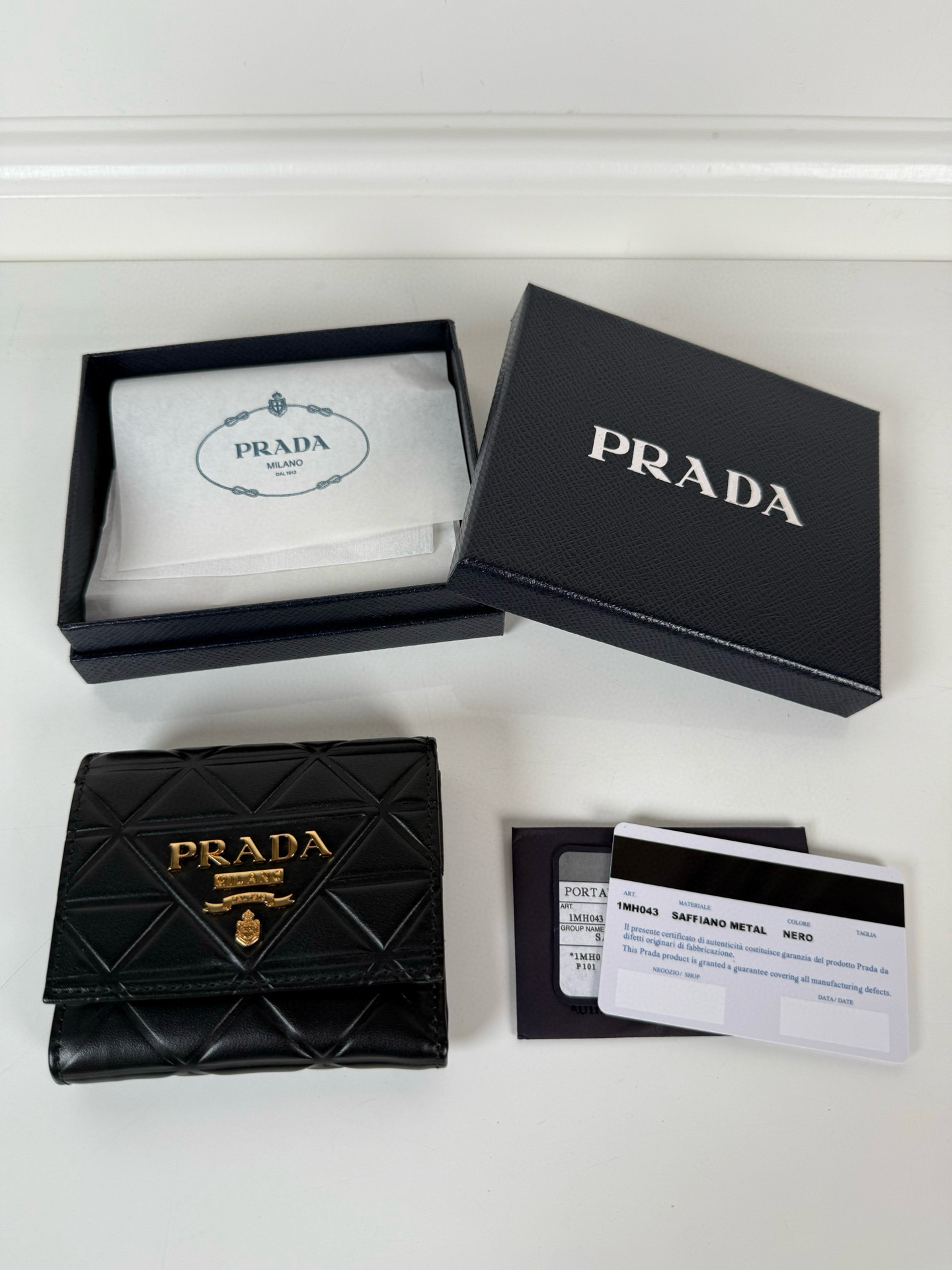프라다 1MH043 여자 반지갑